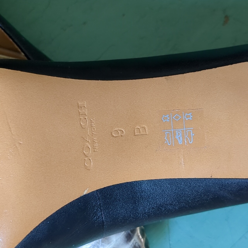 Coach Zan Two Tone Black/ Snake Skin heels Size 9 - Picture 13 of 16